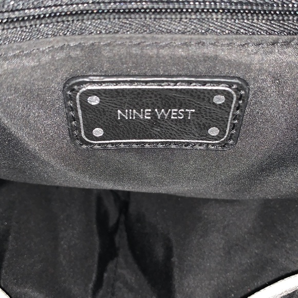 Nine West purse like new! No signs of wear at all - Picture 10 of 12